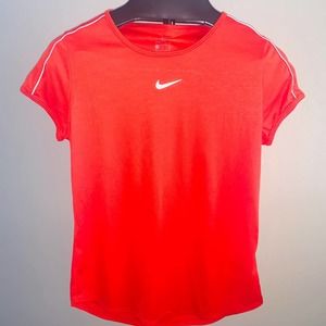 Nike Dri-Fit Shirt in Medium-Free shipping
